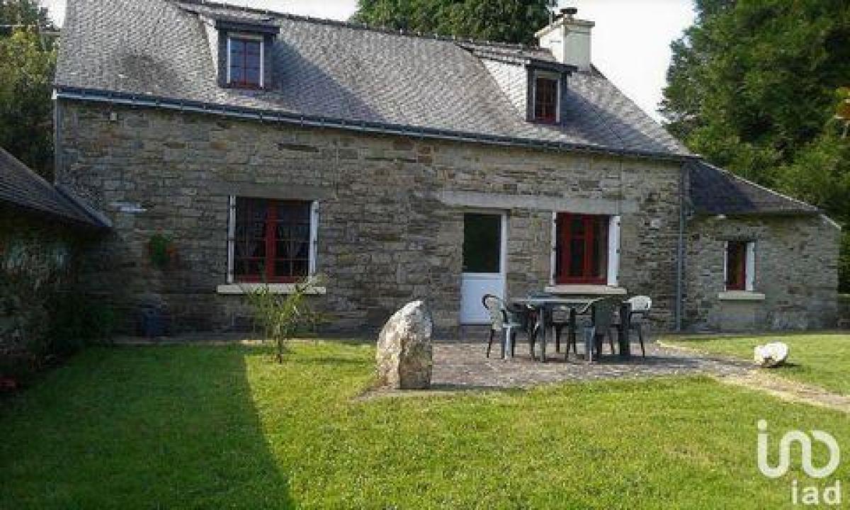 Picture of Home For Sale in Gourin, Bretagne, France