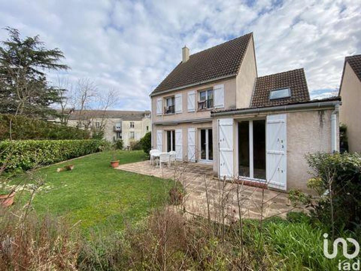 Picture of Home For Sale in Piscop, Picardie, France