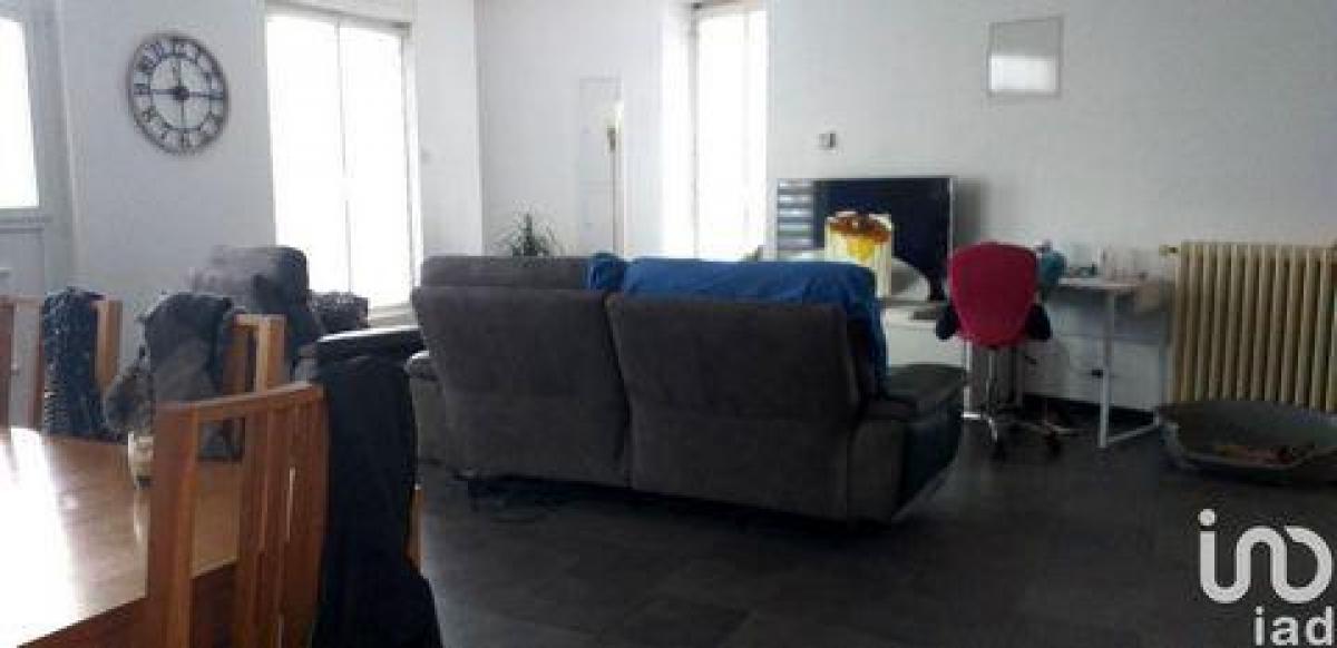 Picture of Home For Sale in Leuhan, Bretagne, France