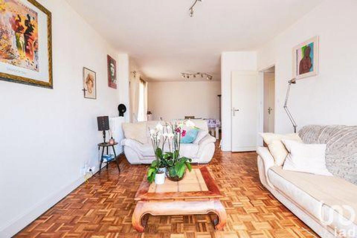 Picture of Home For Sale in Le Haillan, Aquitaine, France