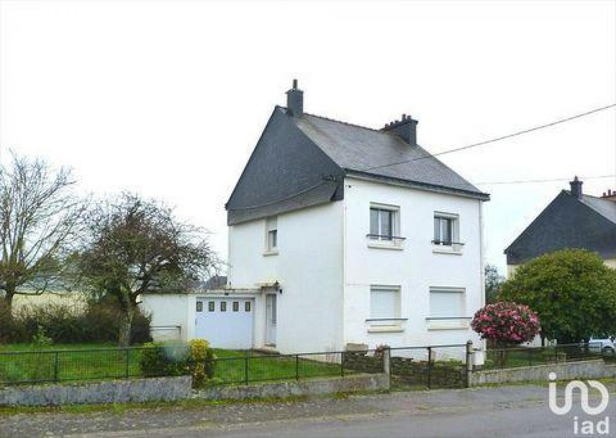 Picture of Home For Sale in Plumeliau, Morbihan, France