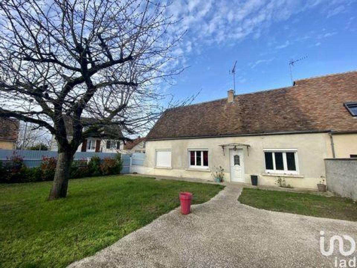 Picture of Home For Sale in Amilly, Centre, France