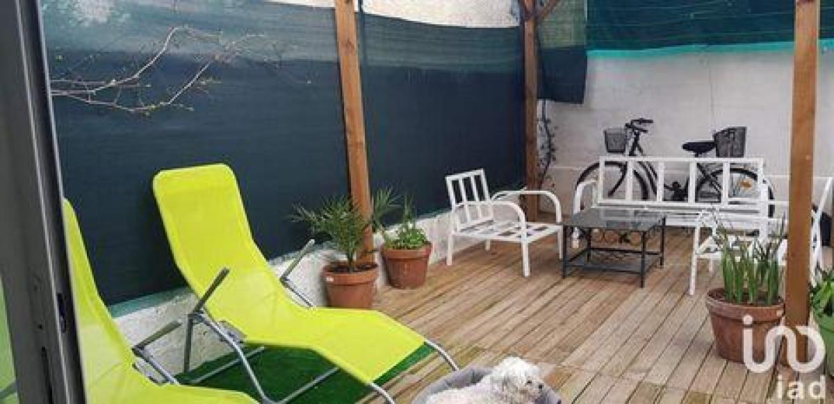 Picture of Home For Sale in Nimes, Languedoc Roussillon, France