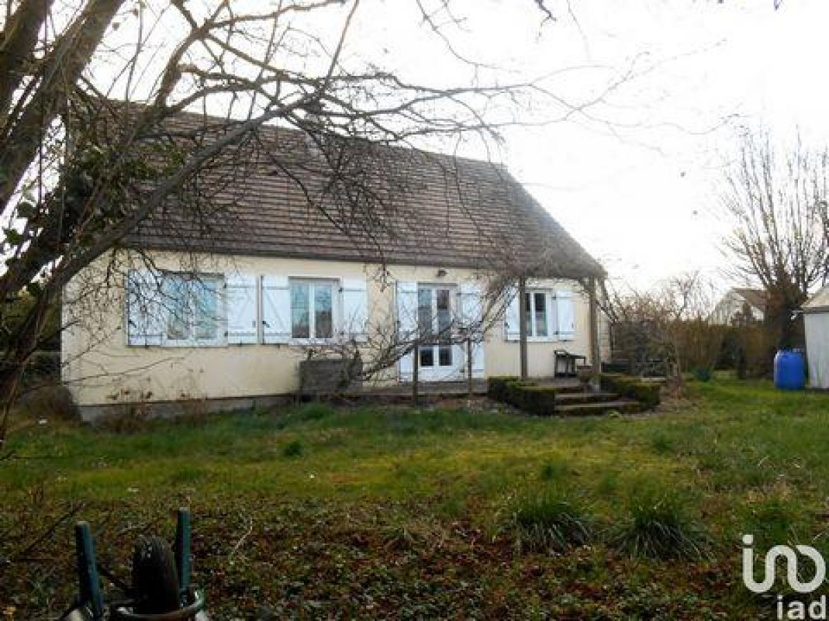Picture of Home For Sale in Clermont, Picardie, France