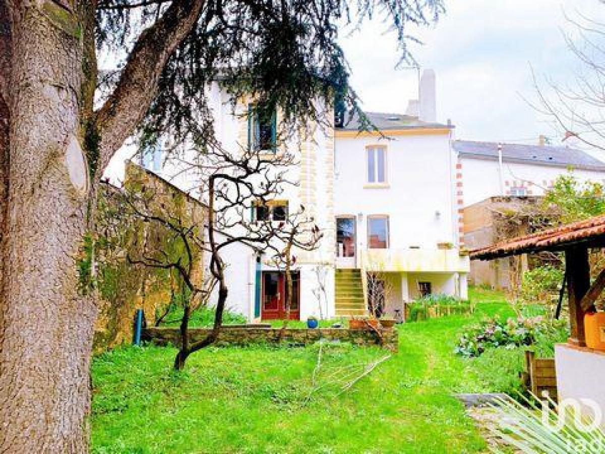 Picture of Home For Sale in La Montagne, Bourgogne, France