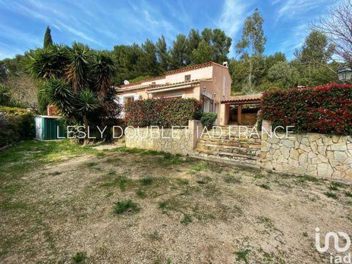 Picture of Home For Sale in Le Beausset, Provence-Alpes-Cote d'Azur, France