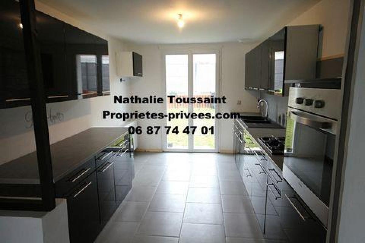 Picture of Home For Sale in Breteuil, Picardie, France