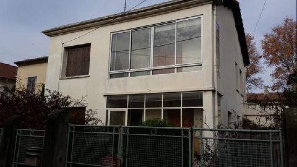 Picture of Home For Sale in Avignon, Provence-Alpes-Cote d'Azur, France