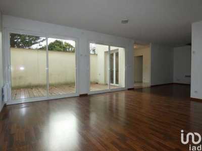 Home For Sale in Latresne, France