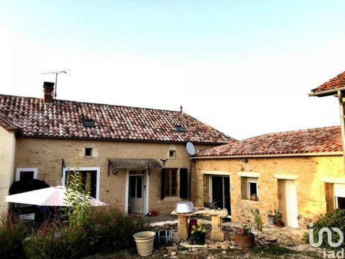 Picture of Home For Sale in Prayssac, Lot, France