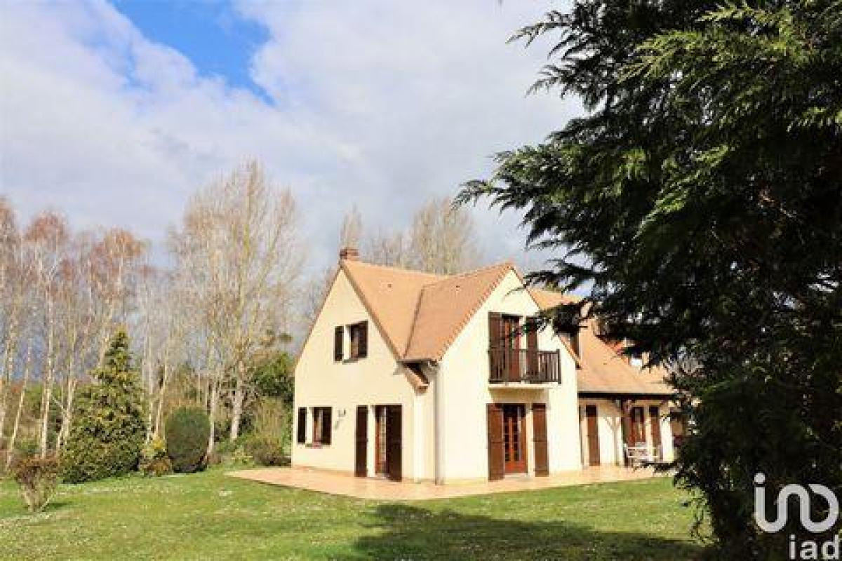 Picture of Home For Sale in Feucherolles, Centre, France