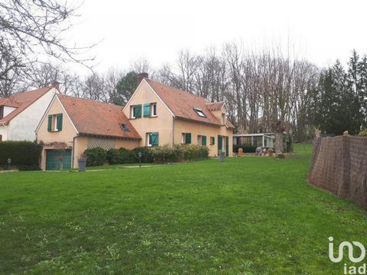 Picture of Home For Sale in Rambouillet, Picardie, France