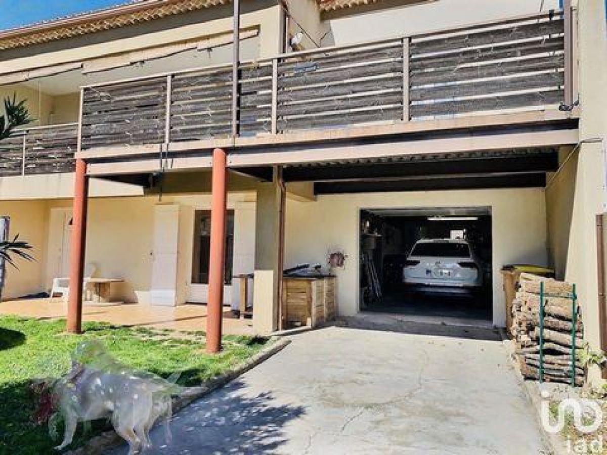 Picture of Home For Sale in Cavaillon, Provence-Alpes-Cote d'Azur, France