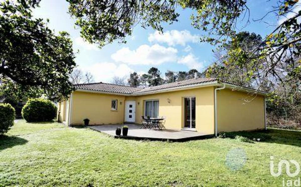 Picture of Home For Sale in Marcheprime, Aquitaine, France