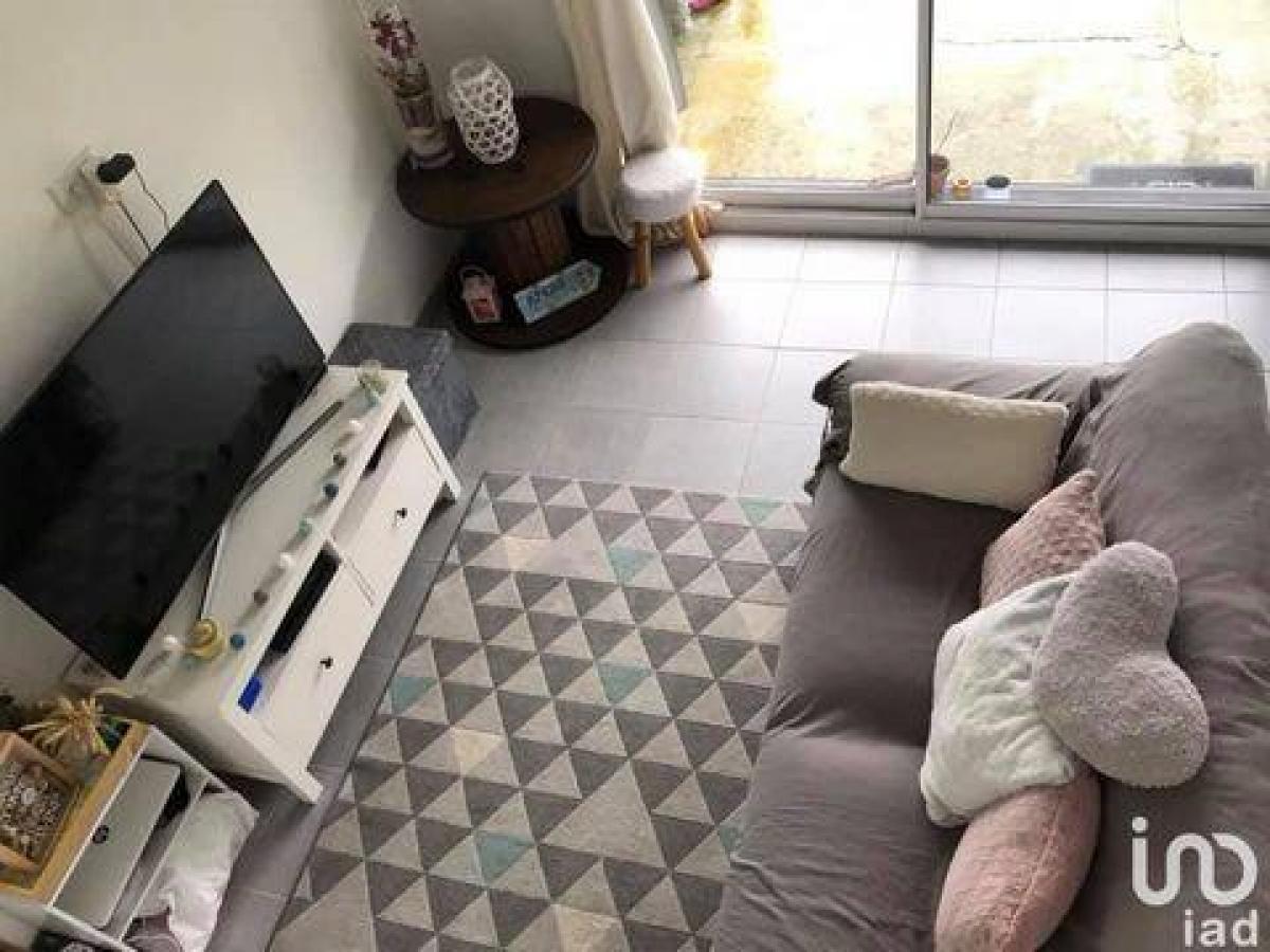 Picture of Home For Sale in Nesle, Picardie, France