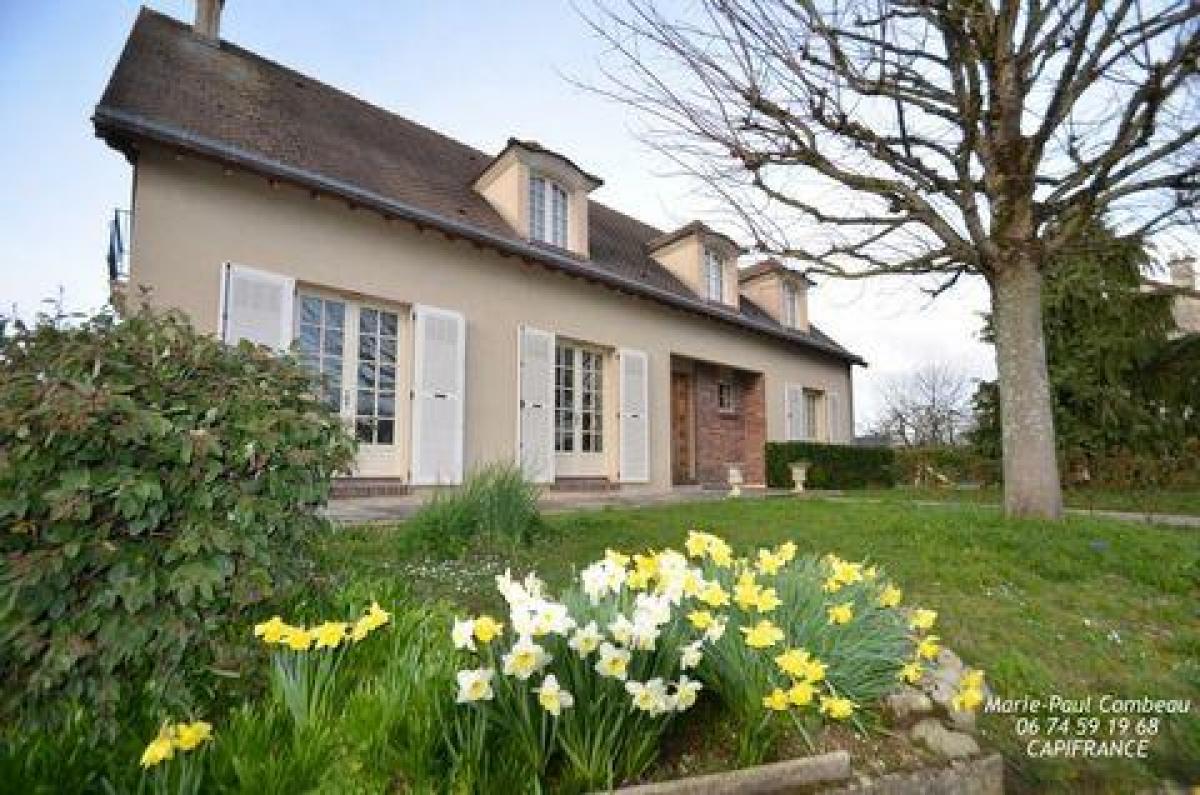 Picture of Home For Sale in Chartres, Centre, France