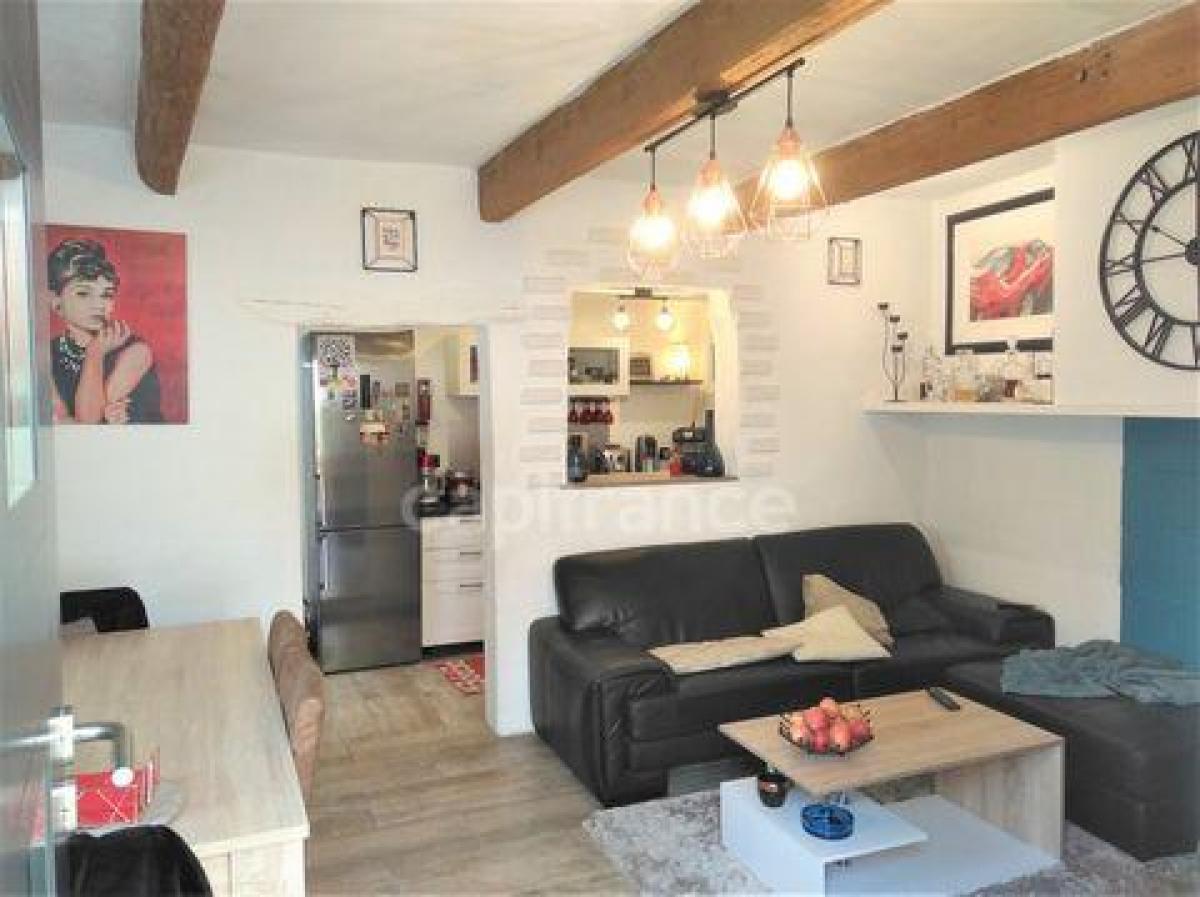 Picture of Home For Sale in Uzes, Languedoc Roussillon, France