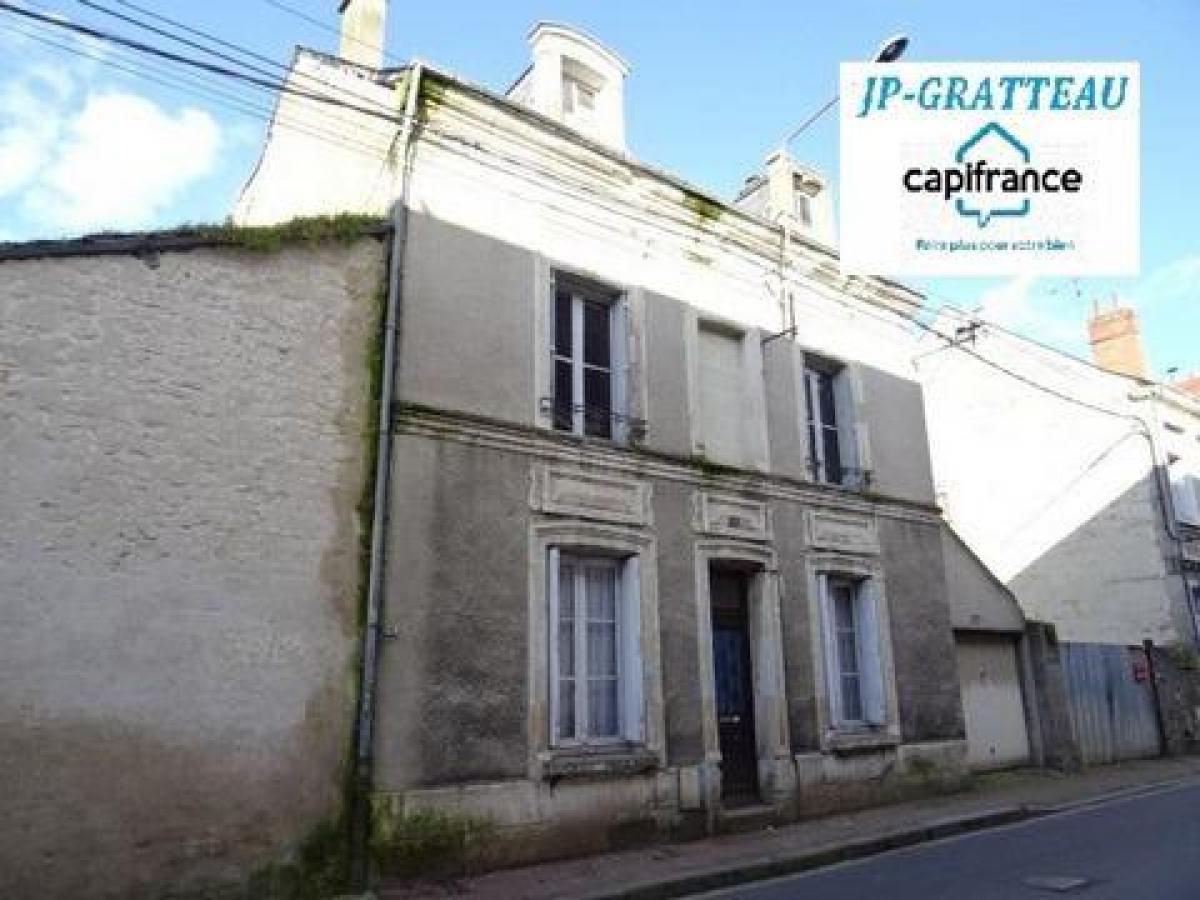 Picture of Home For Sale in Chatellerault, Poitou Charentes, France