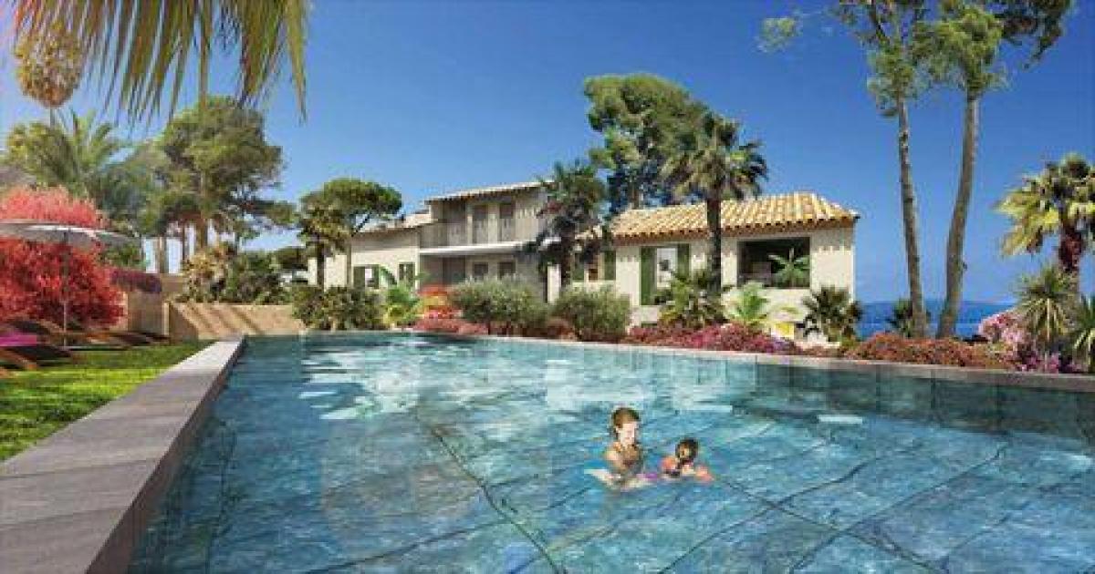 Picture of Apartment For Sale in Sainte Maxime, Provence-Alpes-Cote d'Azur, France