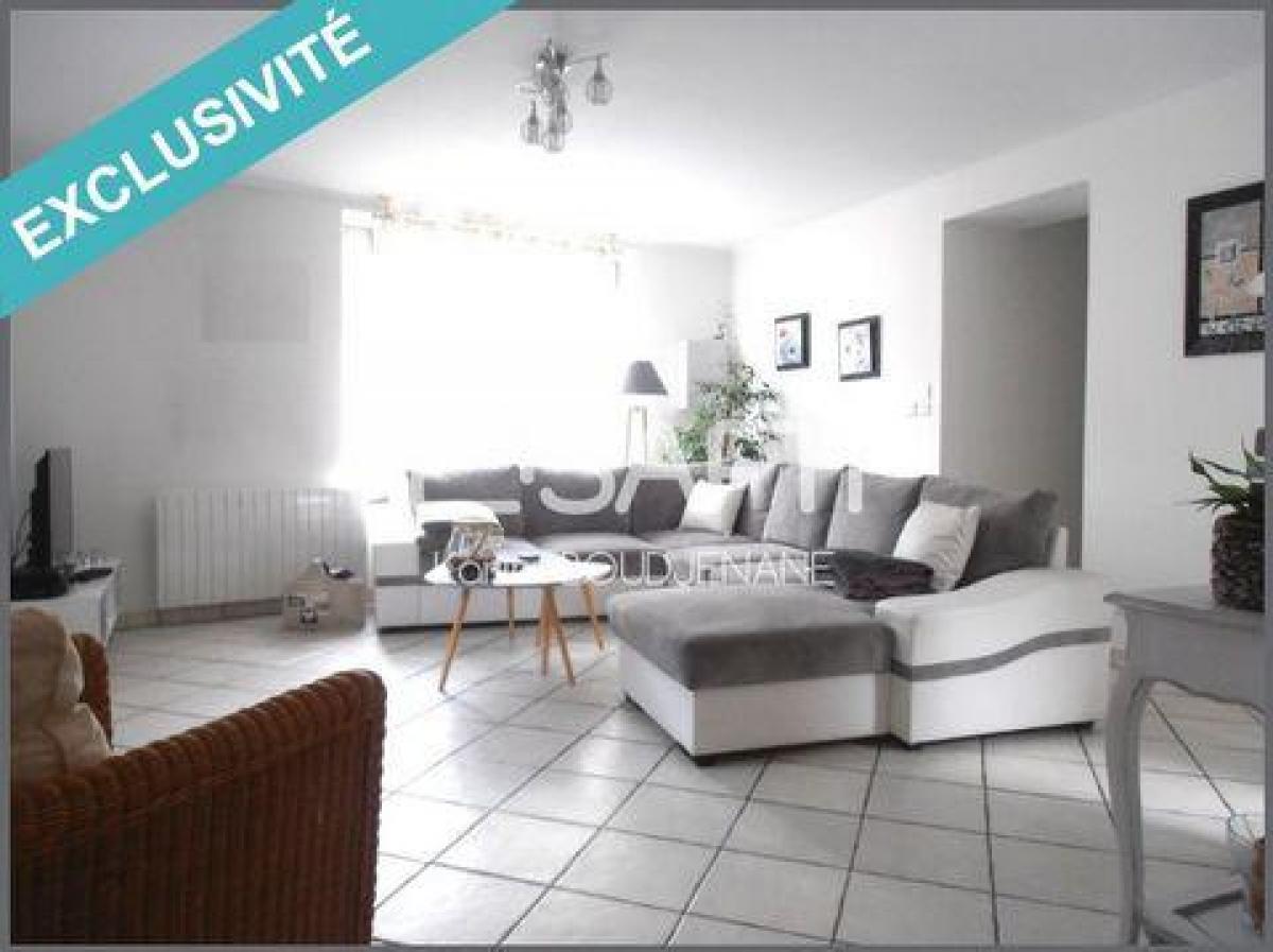 Picture of Apartment For Sale in Viarmes, Picardie, France