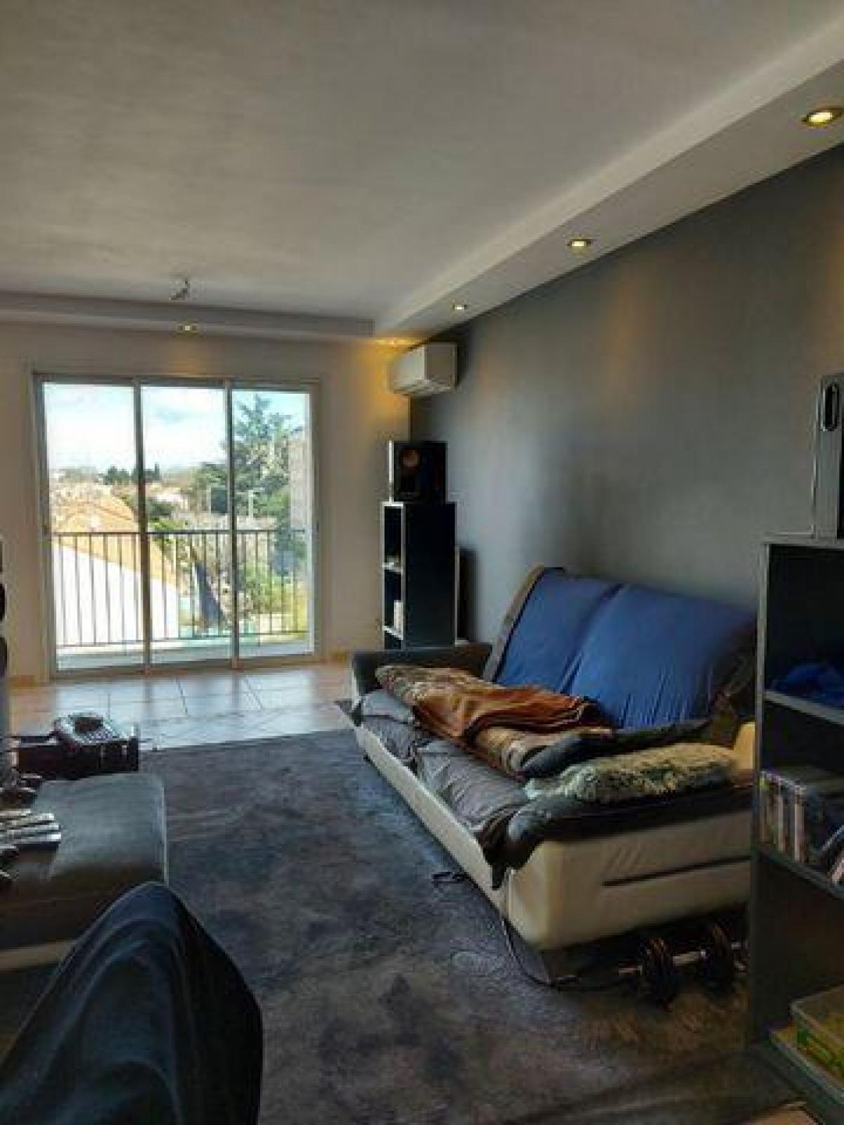 Picture of Apartment For Sale in Nimes, Languedoc Roussillon, France