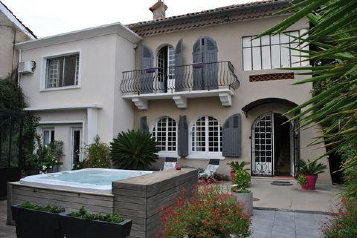 Picture of Home For Sale in Le Pontet, Provence-Alpes-Cote d'Azur, France