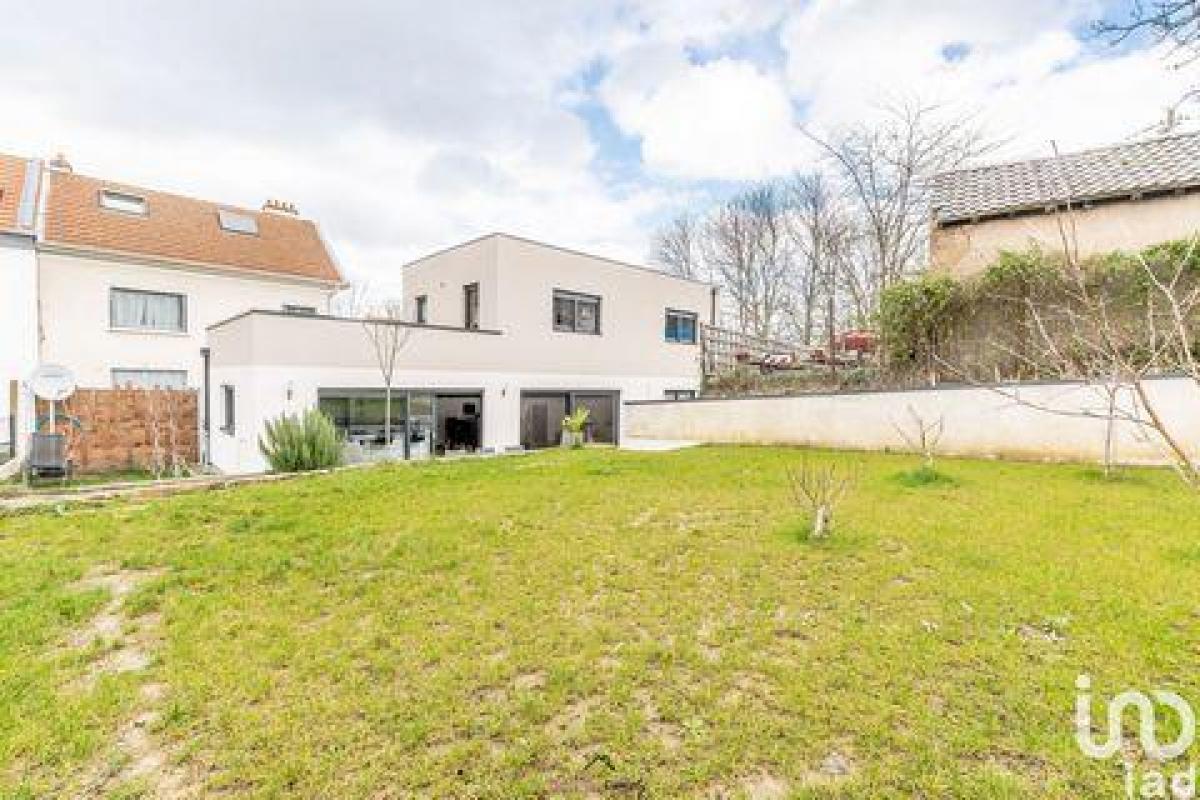 Picture of Home For Sale in Metz, Lorraine, France