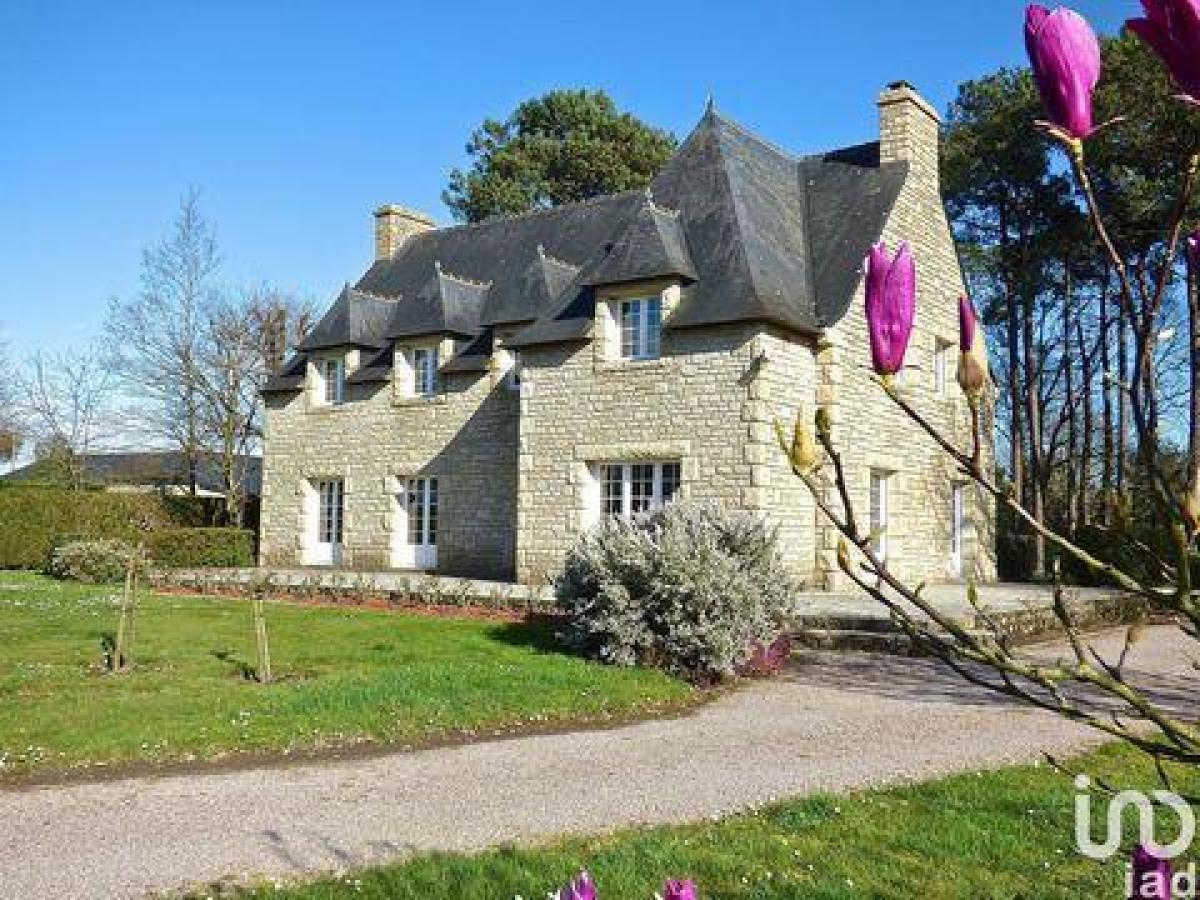 Picture of Home For Sale in Vannes, Bretagne, France