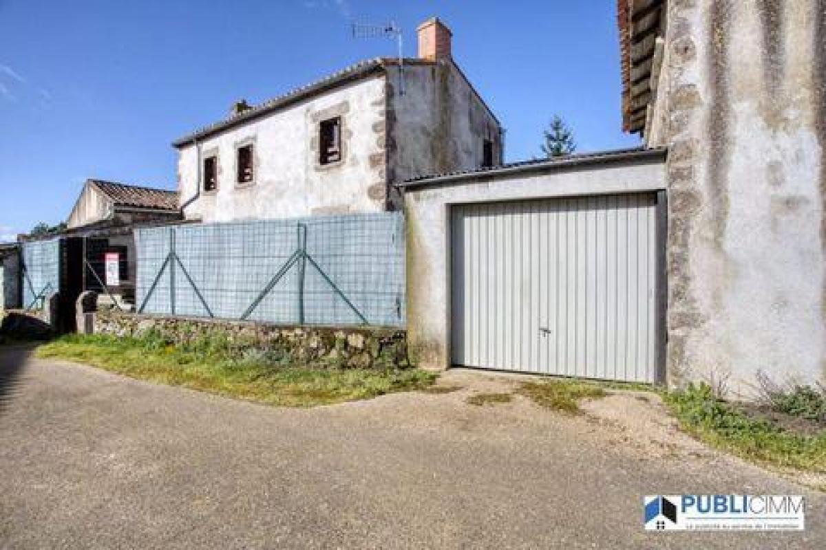 Picture of Home For Sale in Noirlieu, Poitou Charentes, France