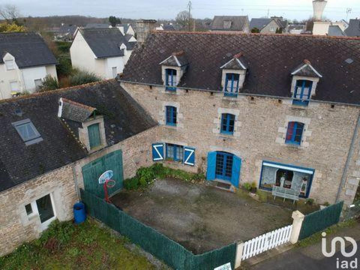 Picture of Home For Sale in Aucaleuc, Bretagne, France
