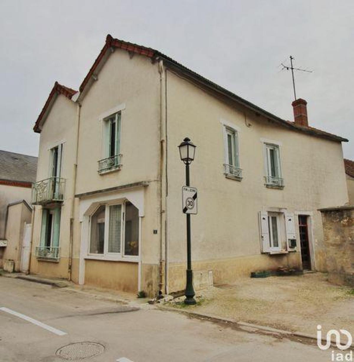Picture of Home For Sale in Pithiviers, Centre, France