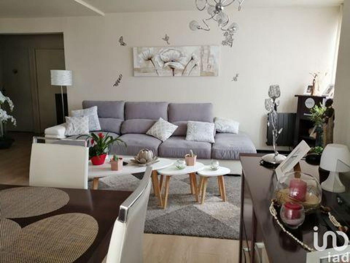 Picture of Condo For Sale in Creil, Picardie, France