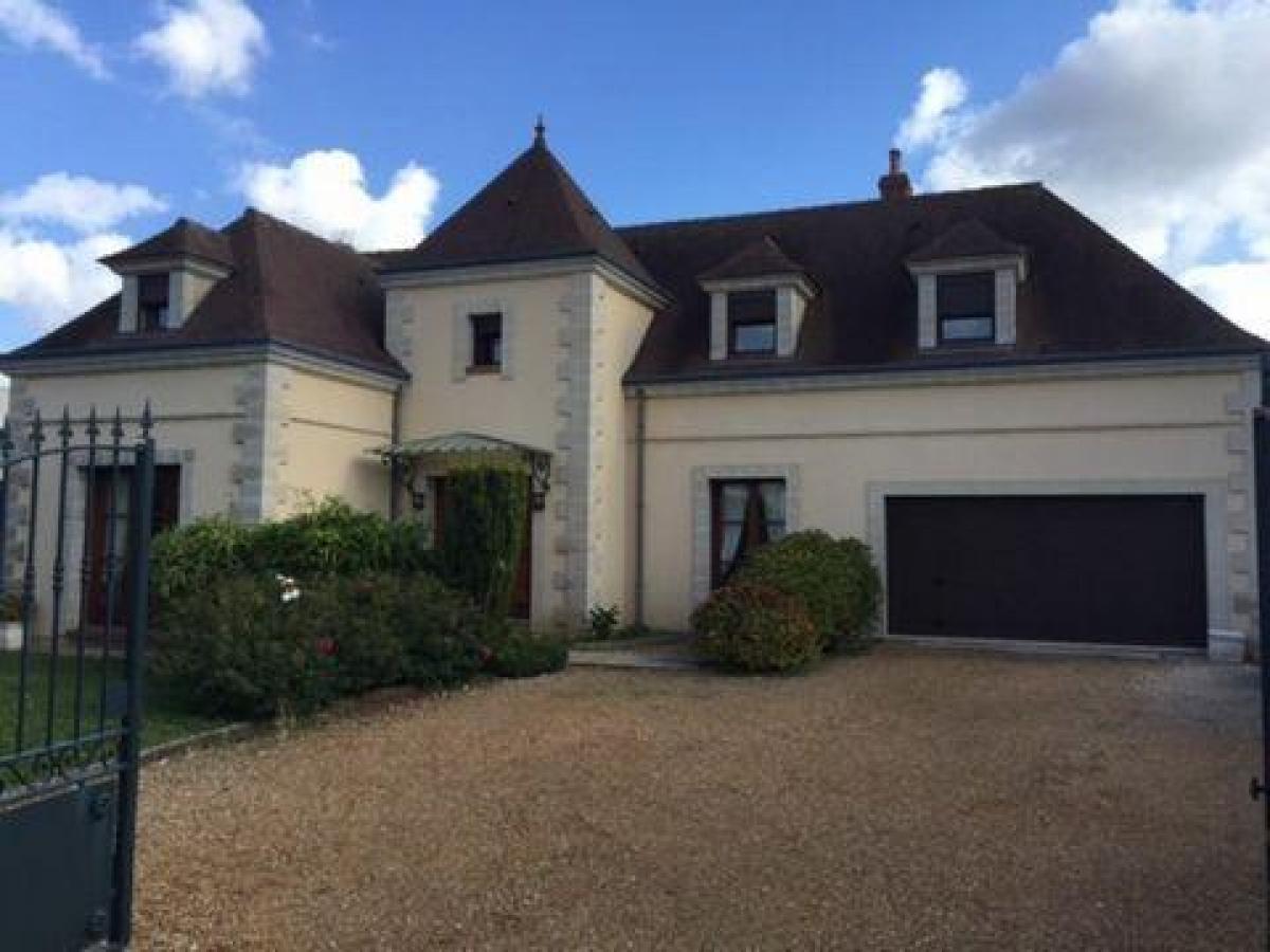 Picture of Home For Sale in Chartres, Centre, France