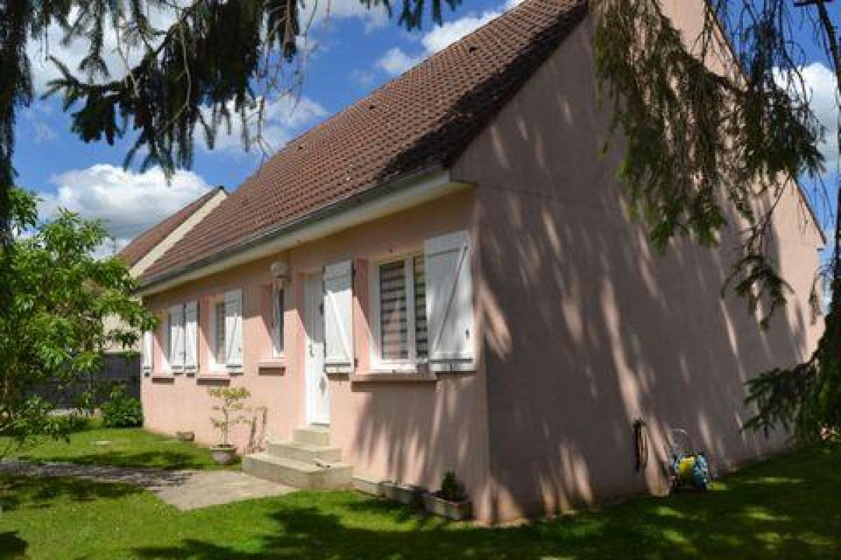 Picture of Home For Sale in Soissons, Picardie, France