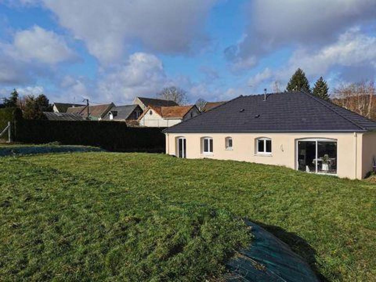 Picture of Home For Sale in Soissons, Picardie, France