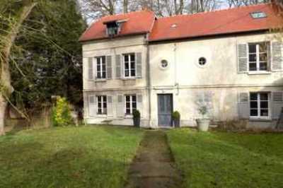 Home For Sale in Soissons, France