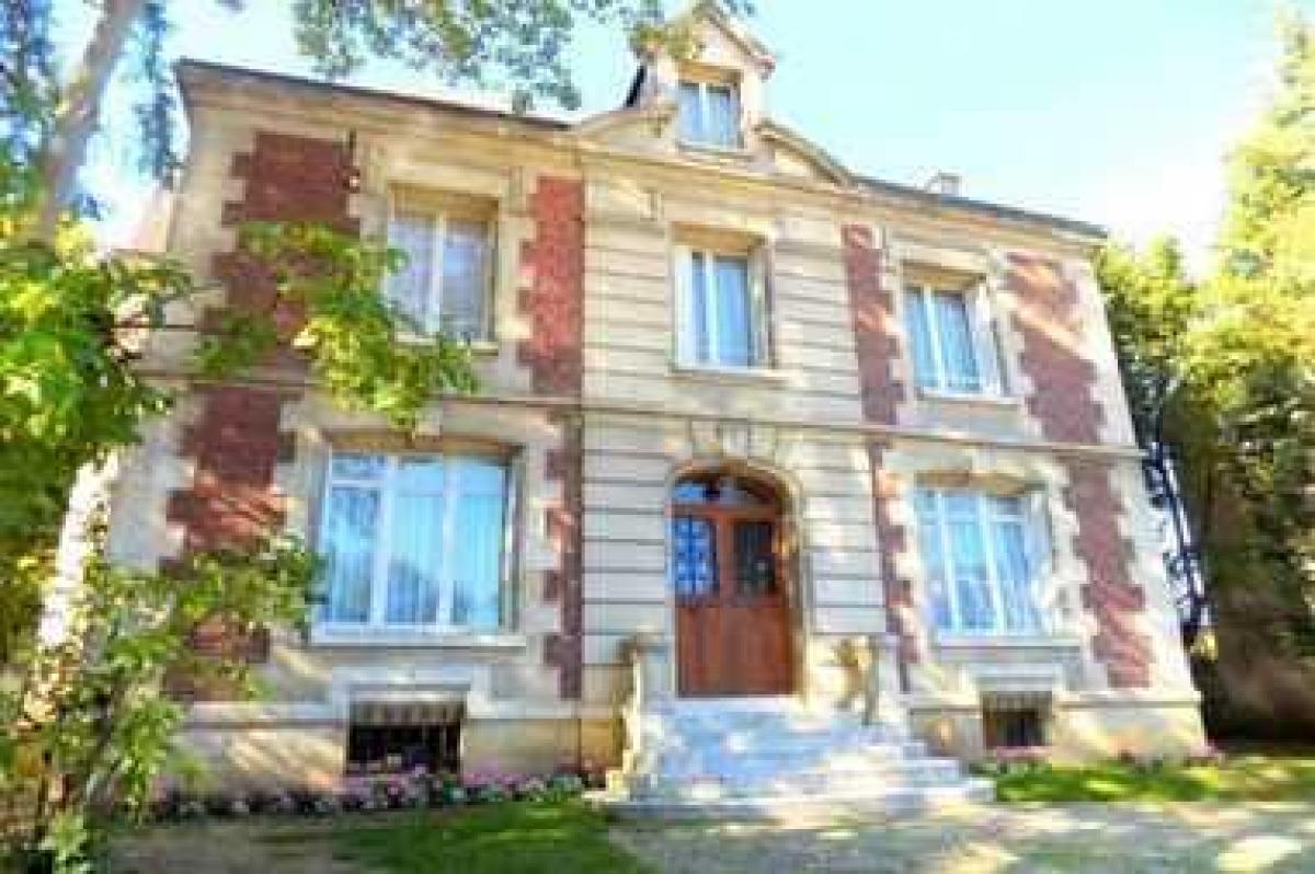 Picture of Home For Sale in Soissons, Picardie, France