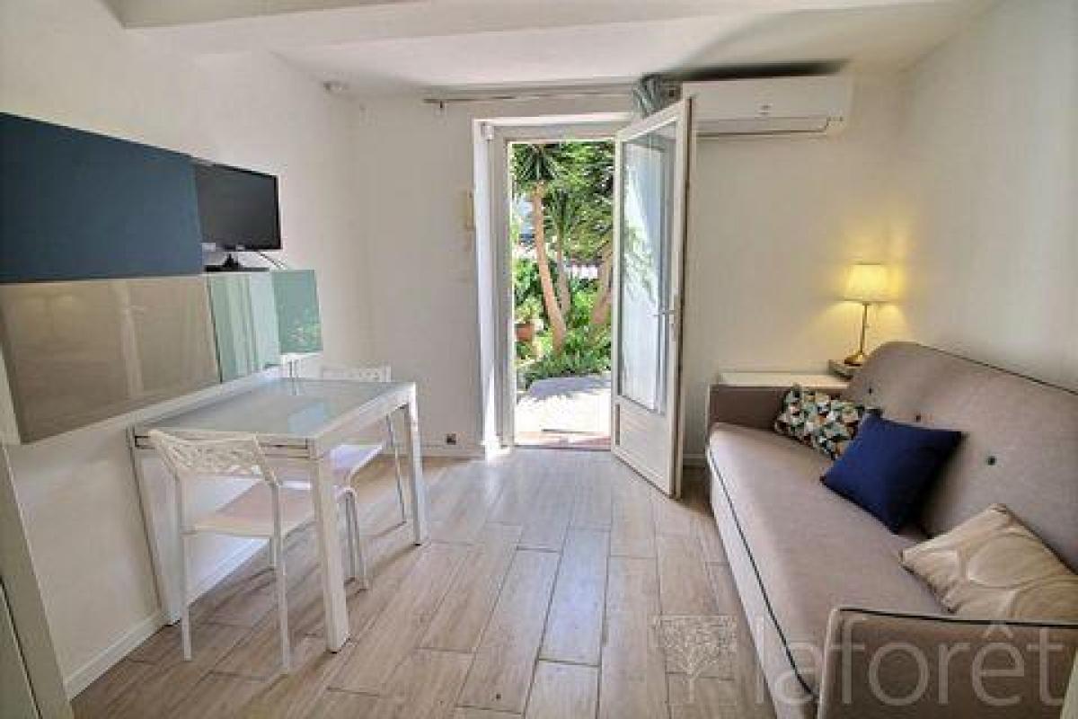Picture of Apartment For Sale in Carqueiranne, Provence-Alpes-Cote d'Azur, France