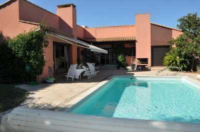 Home For Sale in Nimes, France