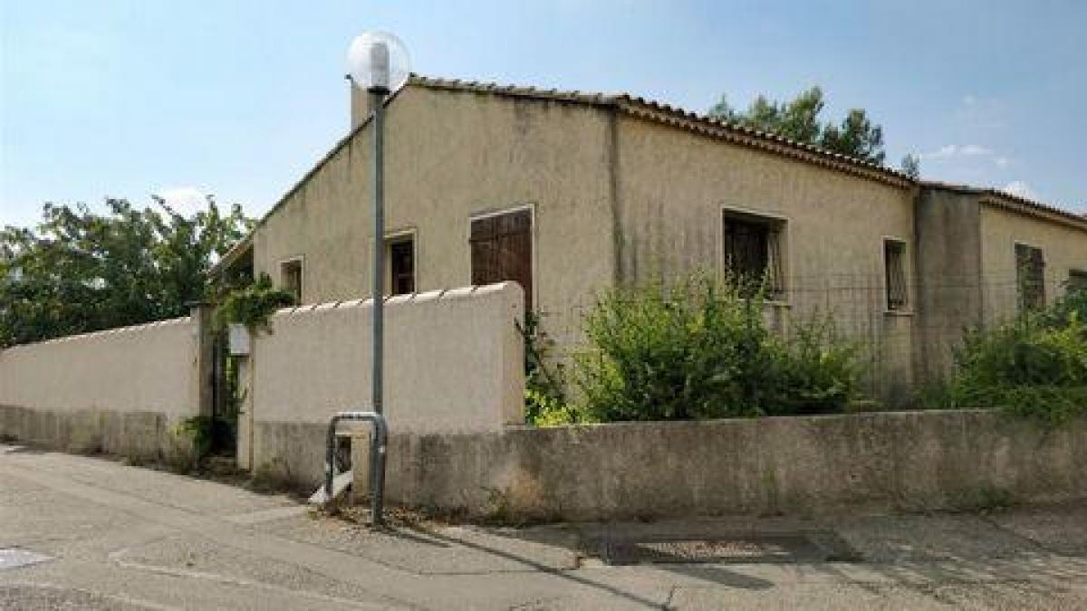 Picture of Home For Sale in Carpentras, Provence-Alpes-Cote d'Azur, France