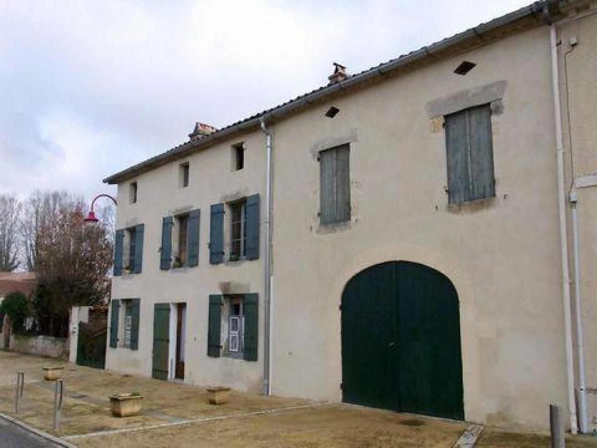 Picture of Home For Sale in Marmande, Aquitaine, France