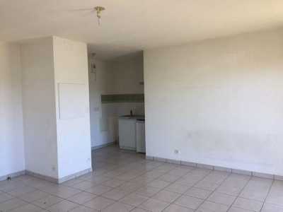 Apartment For Sale in Marmande, France
