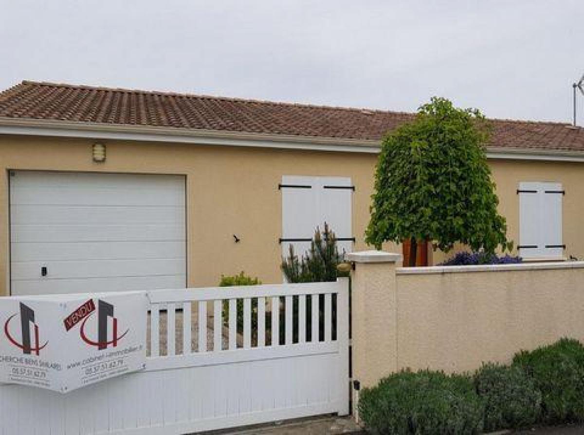 Picture of Home For Sale in Libourne, Aquitaine, France