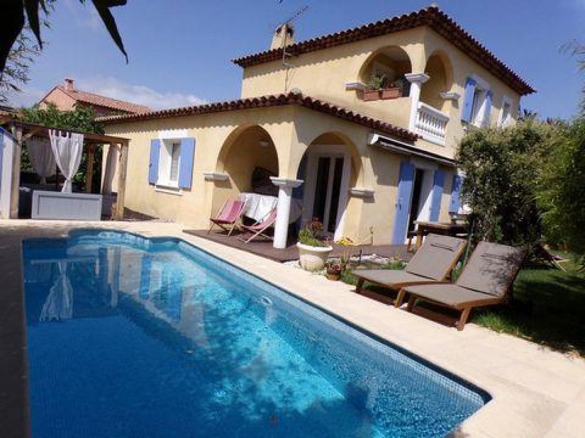 Picture of Home For Sale in SIX FOURS LES PLAGES, Cote d'Azur, France