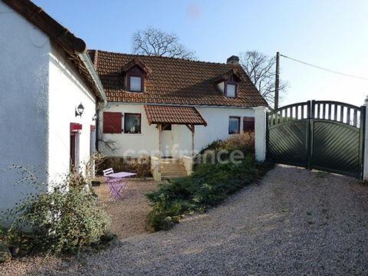 Picture of Home For Sale in Lapalisse, Auvergne, France