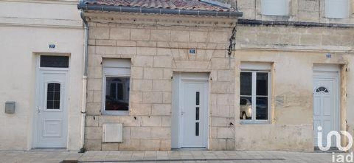 Picture of Home For Sale in Lamarque, Aquitaine, France