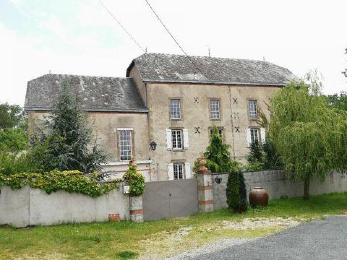 Picture of Home For Sale in Meaulne, Auvergne, France