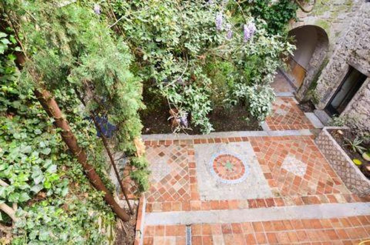 Picture of Home For Sale in Uzes, Languedoc Roussillon, France