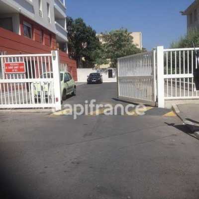 Retail For Sale in Marseille, France