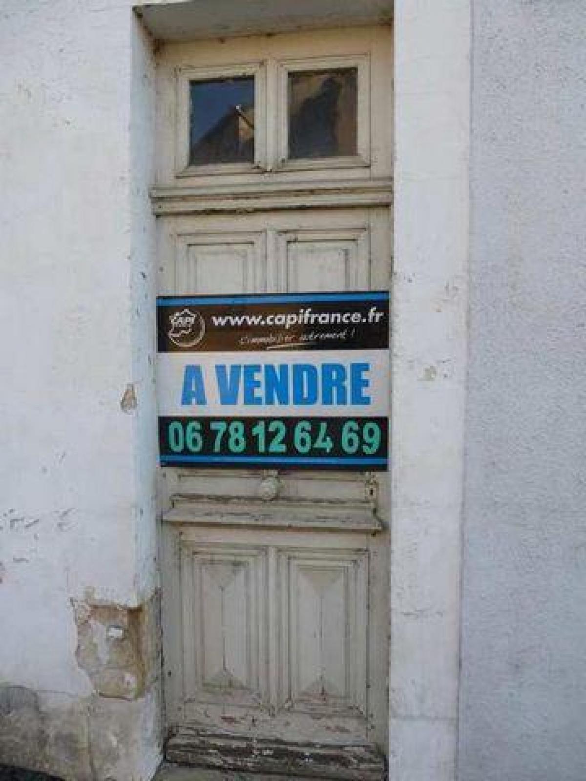 Picture of Home For Sale in Issoudun, Centre, France